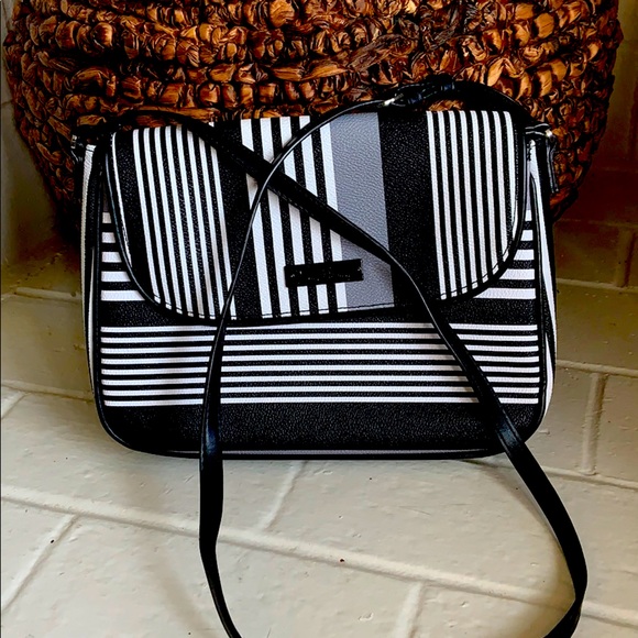 Vera Bradley Handbags - VERA BRADLEY Crossbody Bag